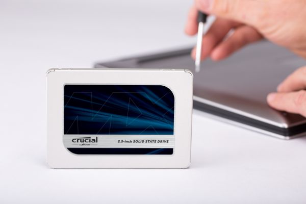 CT1000MX500SSD1 - Crucial 1TB SSD